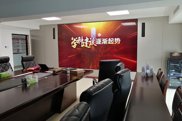 無縫拼接屏與0.88mm液晶拼接屏哪款顯示效果更好？