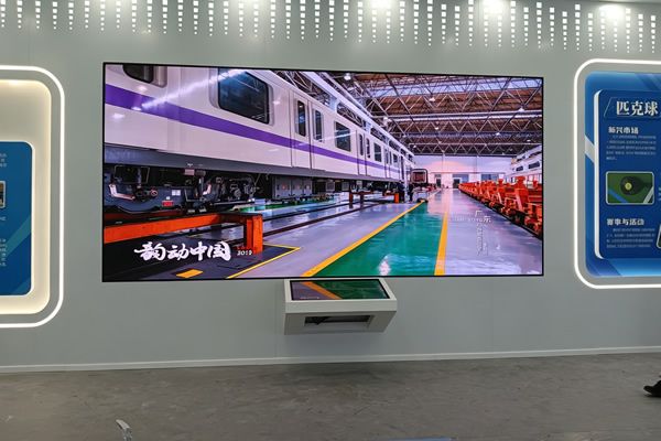 LED顯示屏選型常見(jiàn)誤區(qū)：參數(shù)越高越好？間距越小越清晰？